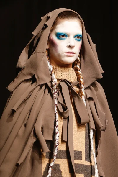 Look 2